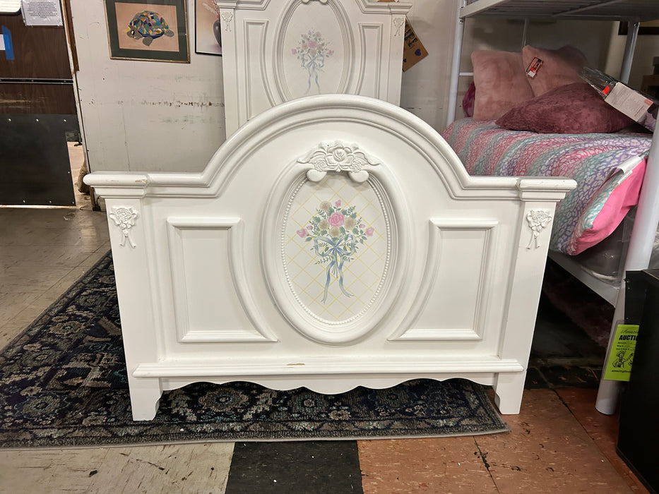 Floral white twin bed 34105