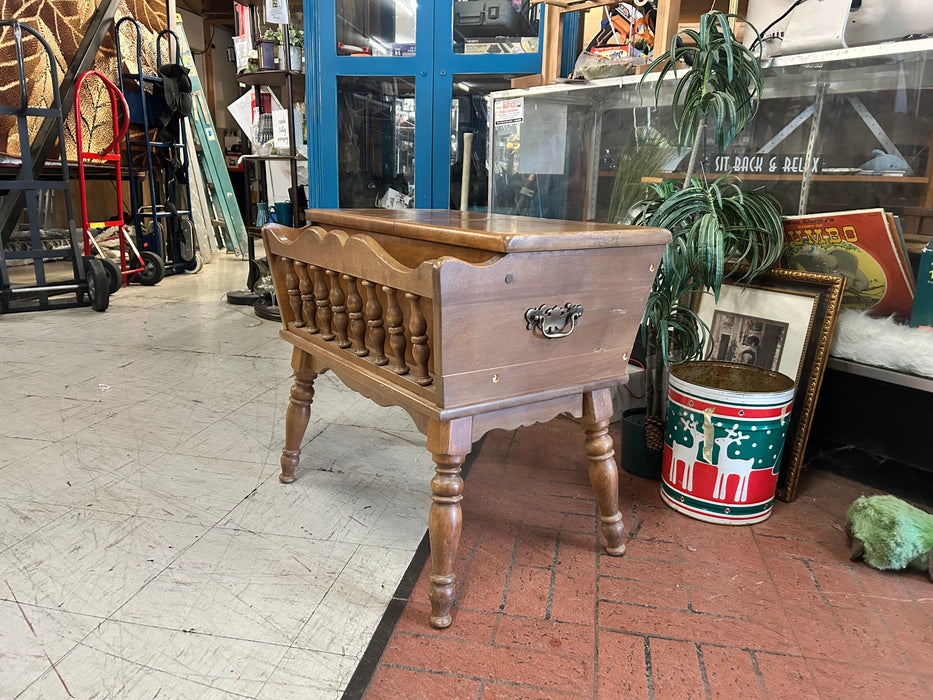 Magazine rack with storage side table 34079