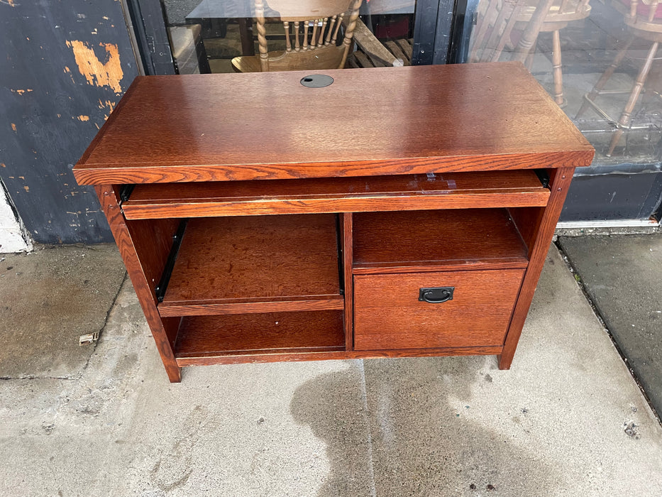 Small wooden TV stand/desk 33356