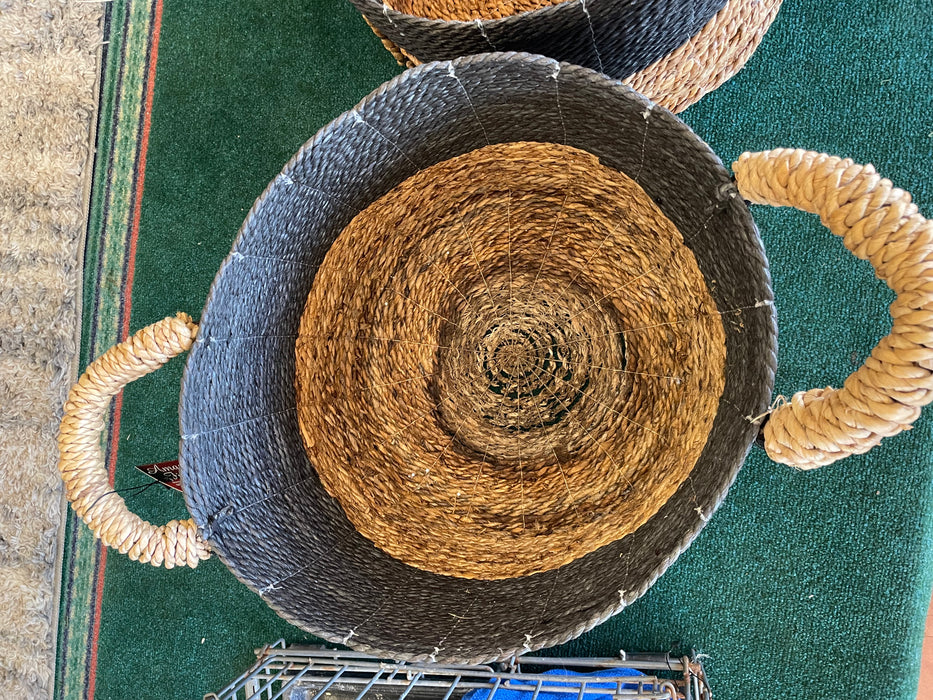 Large wicker woven two-tone baskets 33386