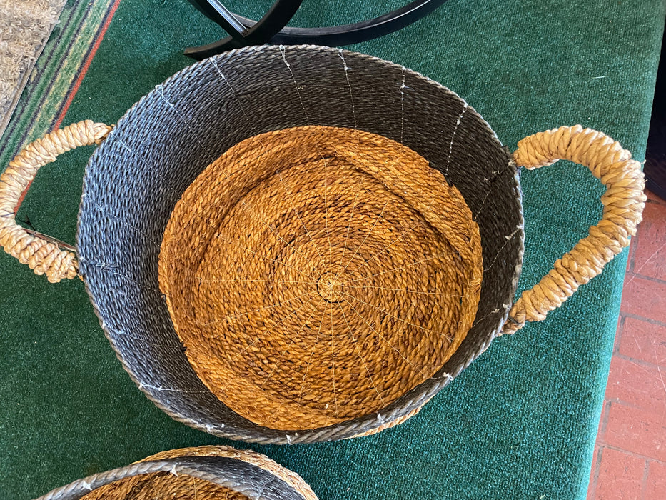 Large wicker woven two-tone baskets 33386