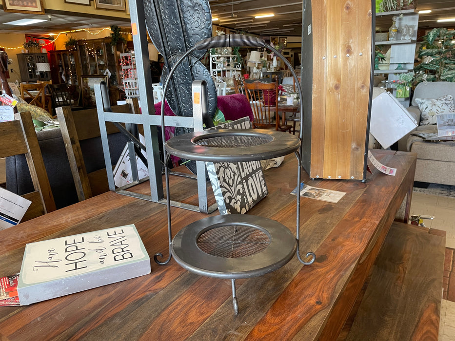 Metal two tier plate/pie stand/racks 33393