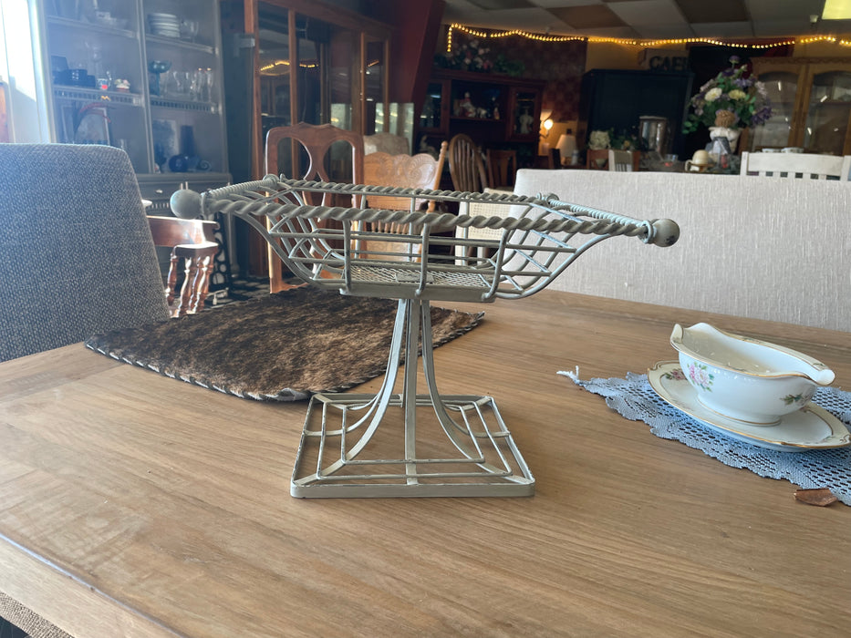 Metal fruit display basket on pedestal stand 33388