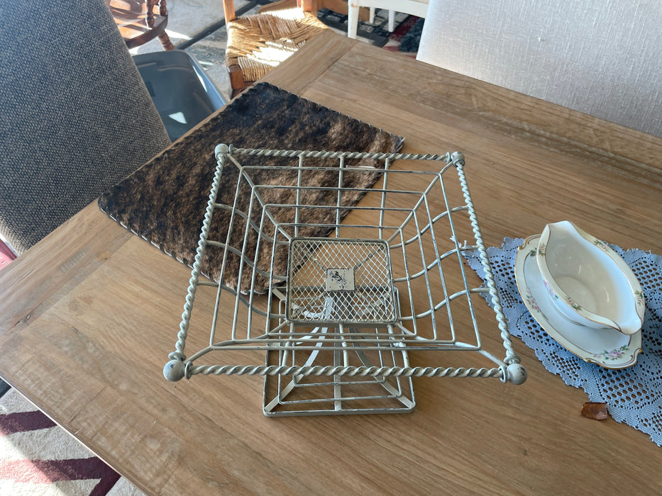 Metal fruit display basket on pedestal stand 33388