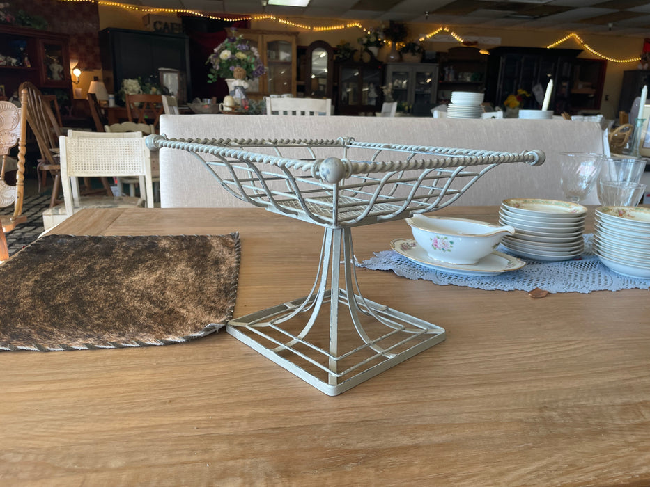 Metal fruit display basket on pedestal stand 33388