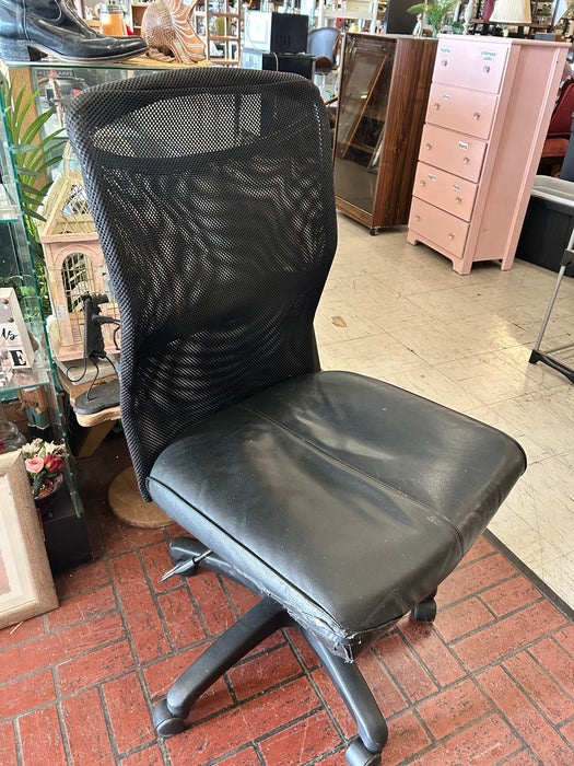 Black upholstered computer desk chair 34124