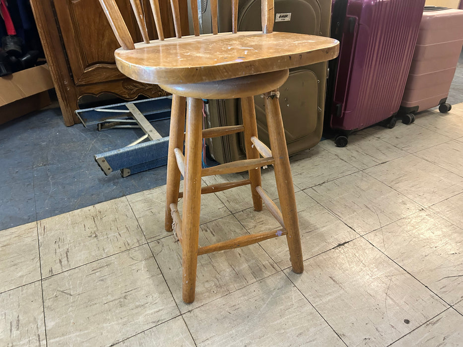 Wood swivel barstool 34129