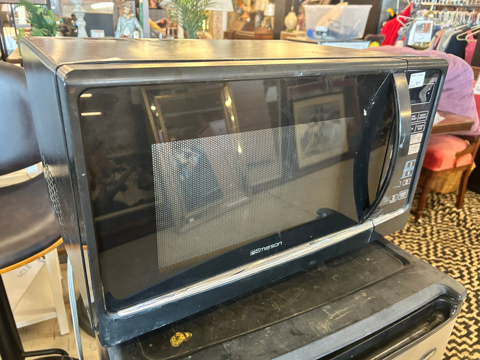Emmerson black microwave 34135