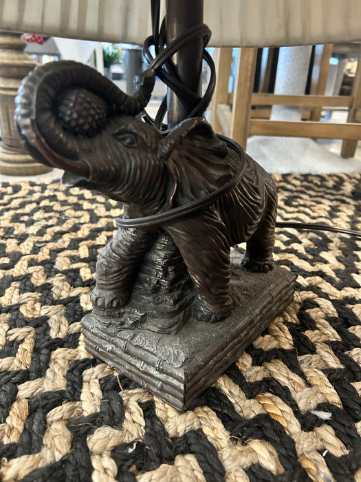 Elephant lamp with shade 34142