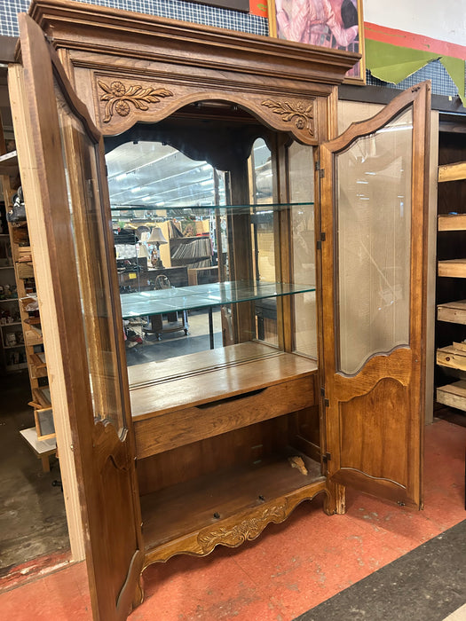 Thomasville beveled glass 2 door one drawer china cabinet hutch 34145