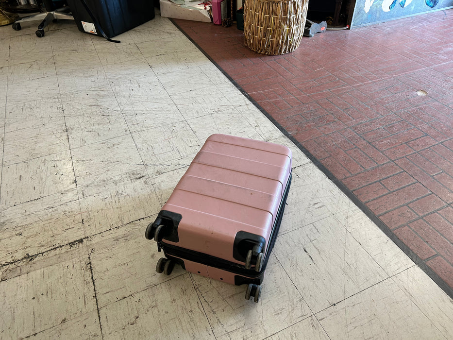 Pink hardshell spinner luggage 34157