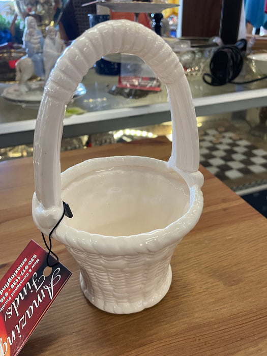 Vintage white ceramic basket with handle 31926
