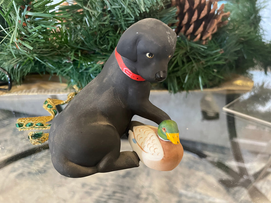 Franklin mint black labrador retriever dog with duck figurine 31964