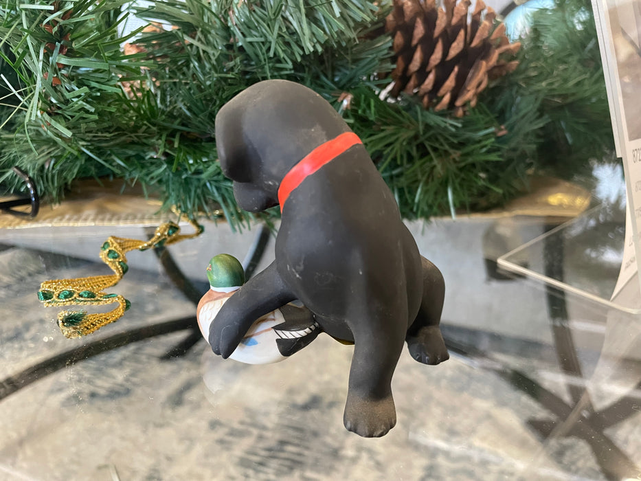 Franklin mint black labrador retriever dog with duck figurine 31964