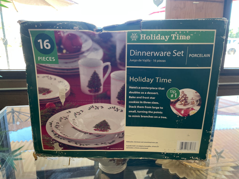 Holiday Time porcelain dinnerware 16pc set 32689