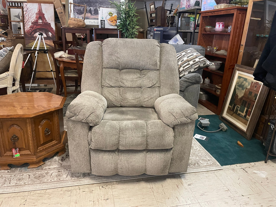 Grey/gray recliner chair 32713