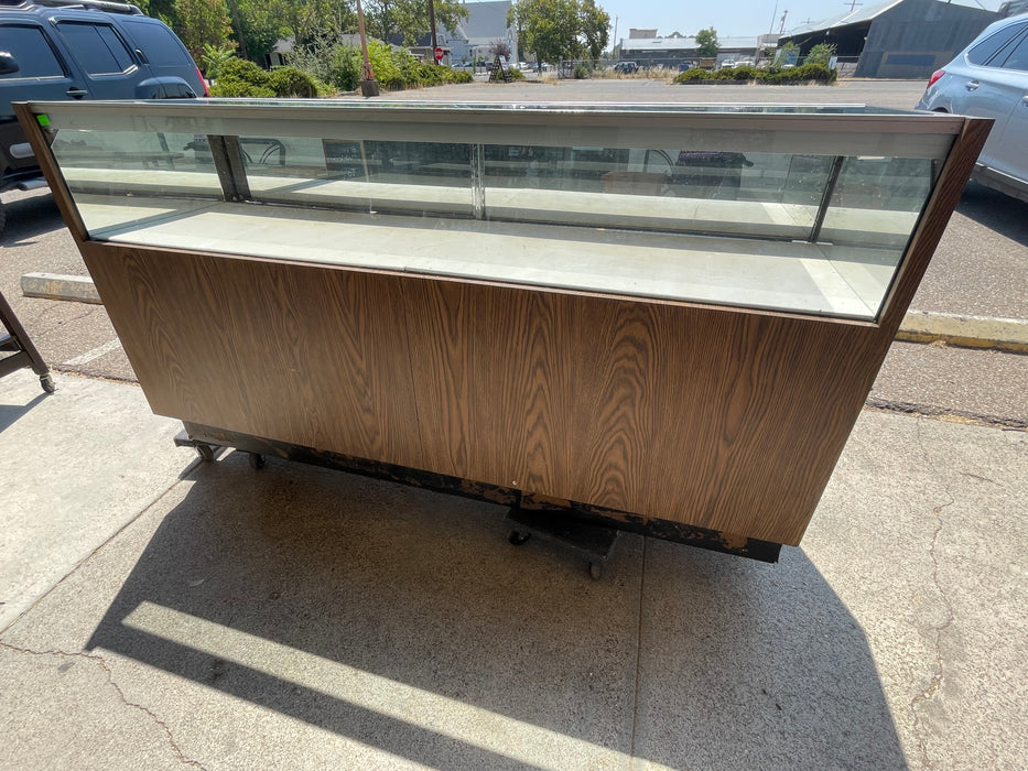 Large glass display case 32750