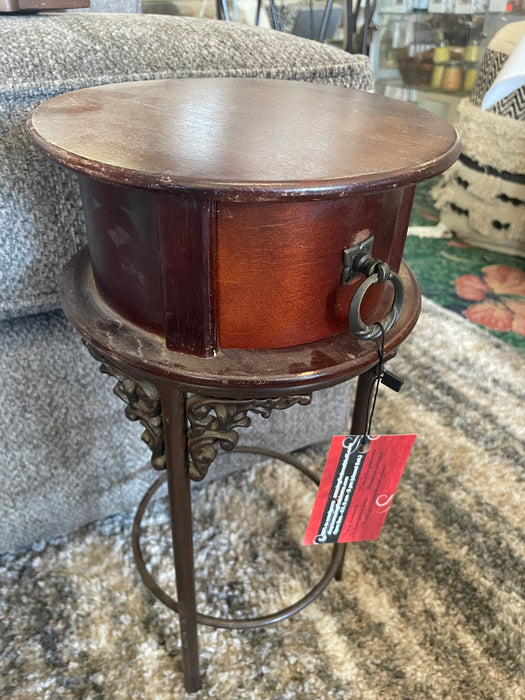 Vintage medium round Empire style 1-drawer cherry side table 31162