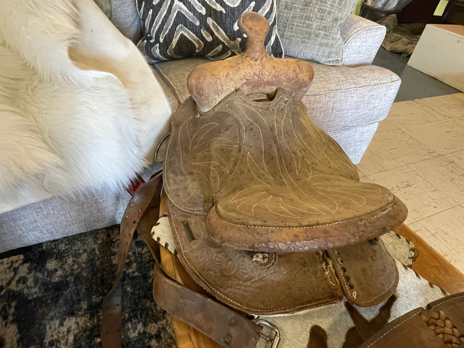 Tooled leather western ranch roping saddle 31176