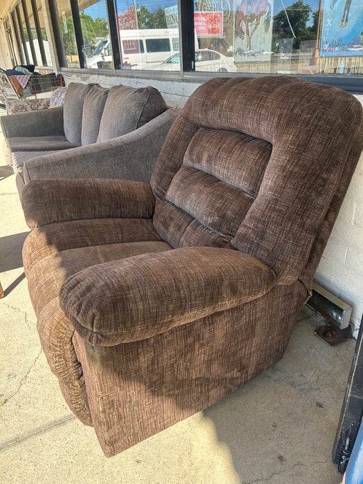 Large plush manual brown recliner reclining chair 34291