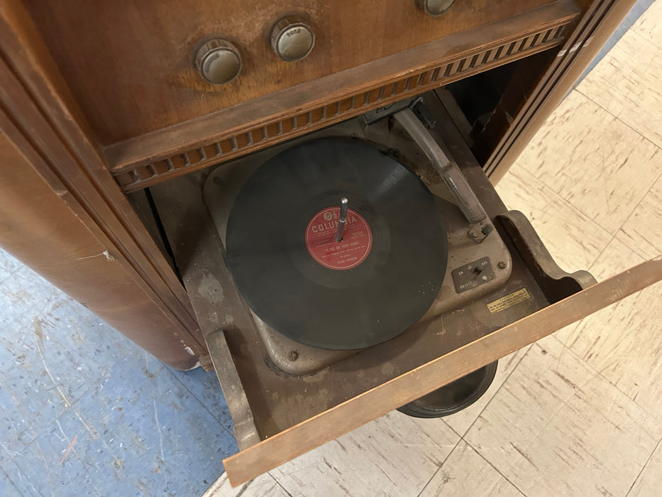 Art Deco vintage wood stereo console Silvertone 34300