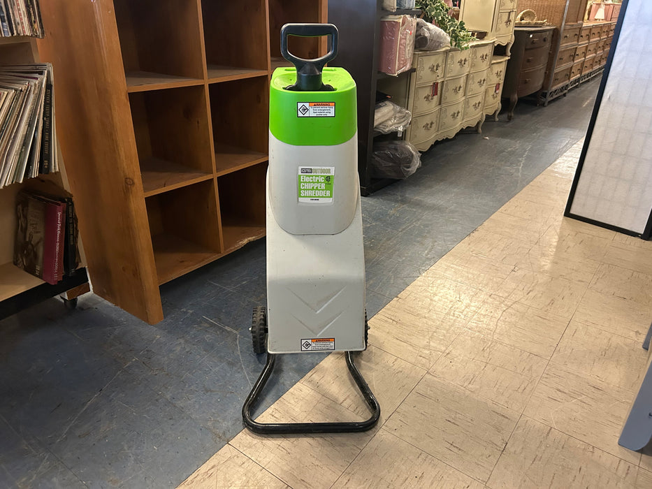 1.5" capacity 14 amp electric shredder/chipper 34301