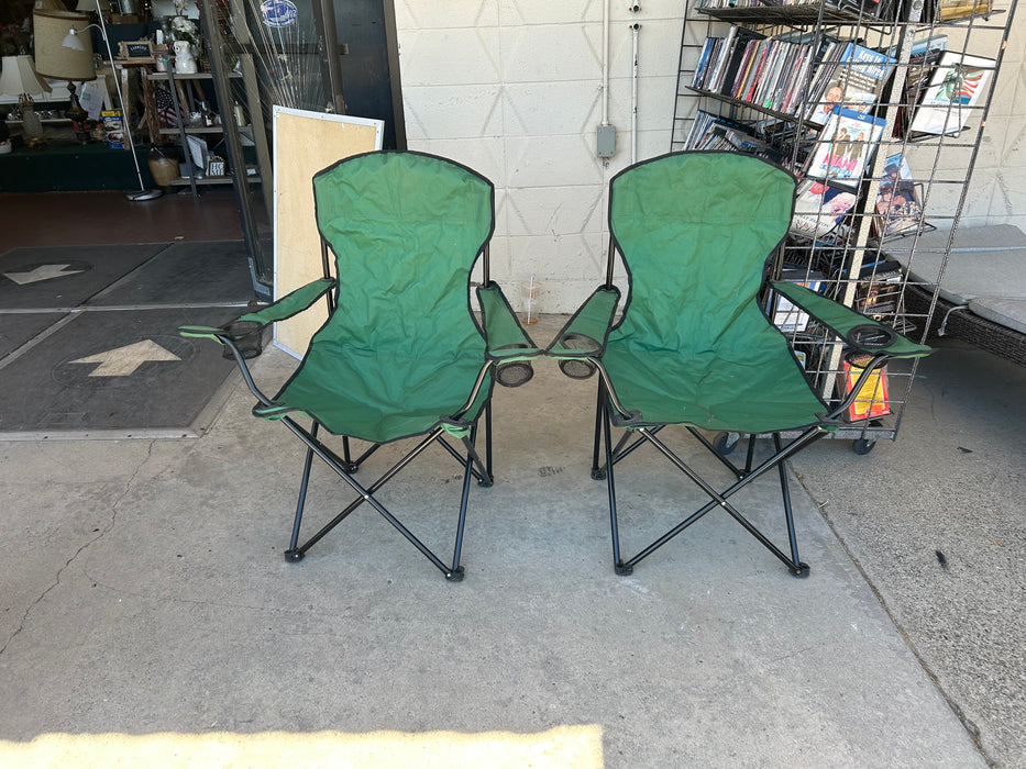Set of 2 green folding camping chairs 34314