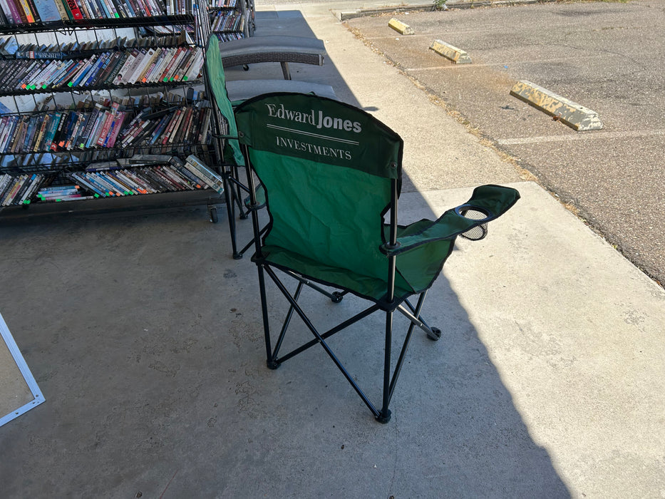 Set of 2 green folding camping chairs 34314