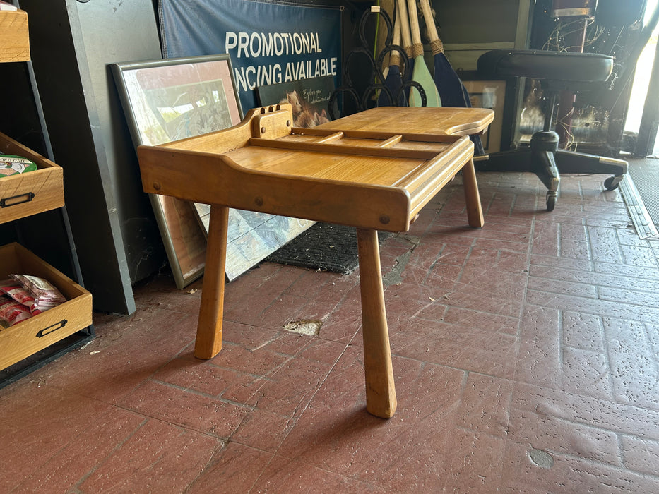 Small Colonial cobblers bench seat 34330