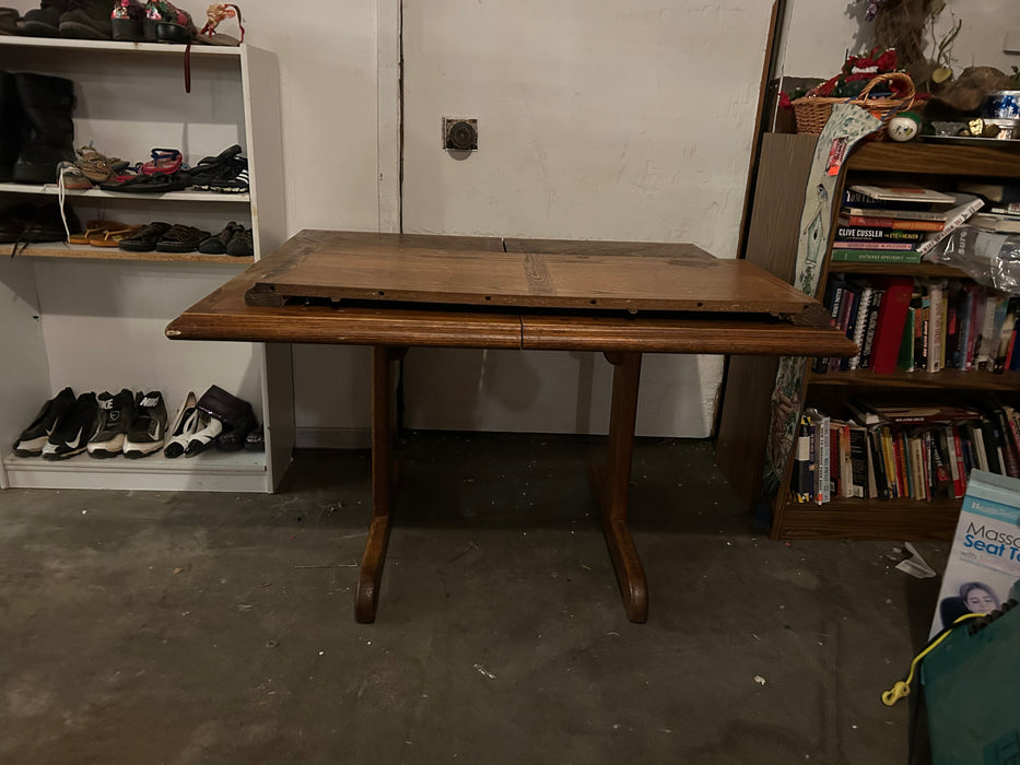 Kitchen or dining table with leaf 34289
