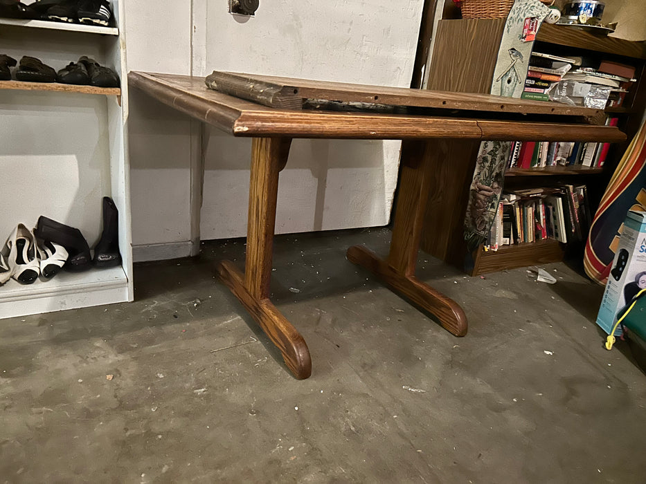 Kitchen or dining table with leaf 34289