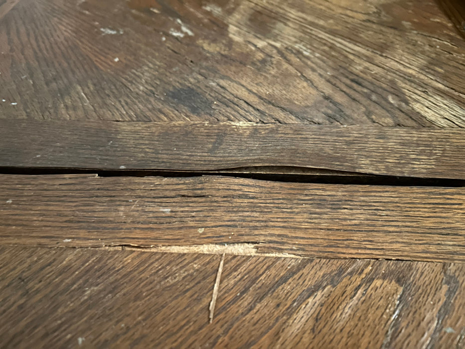 Kitchen or dining table with leaf 34289
