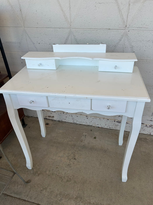 Childrens white vanity desk 34337