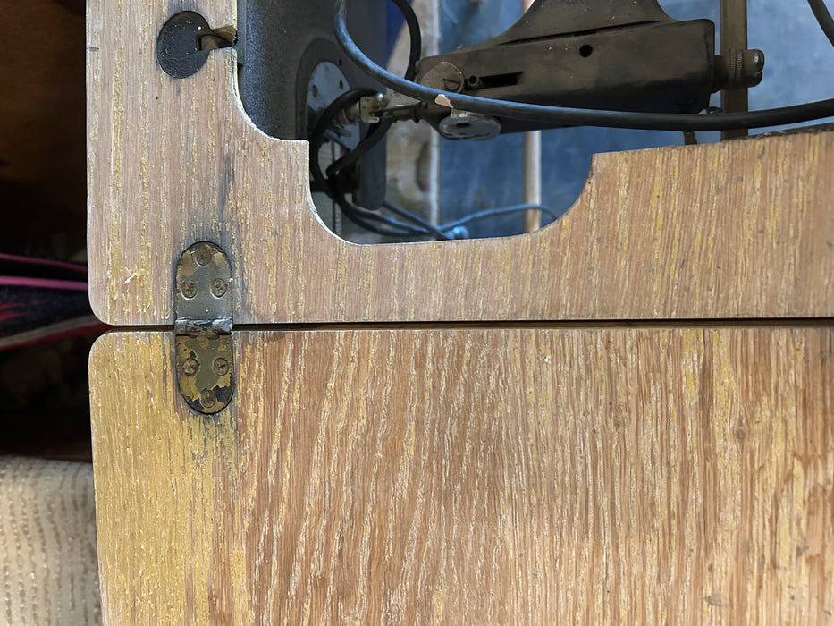 Domestic rotary sewing machine in cabinet 34346