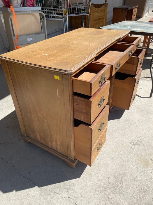 7 drawer wood student desk 32649
