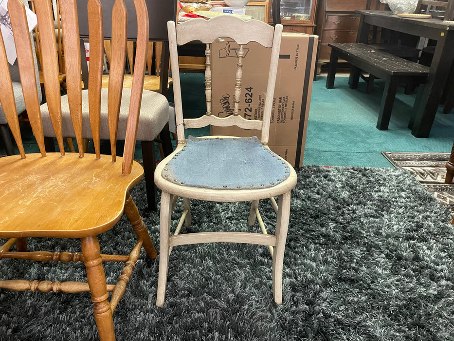 Dining chair with blue seat 32672