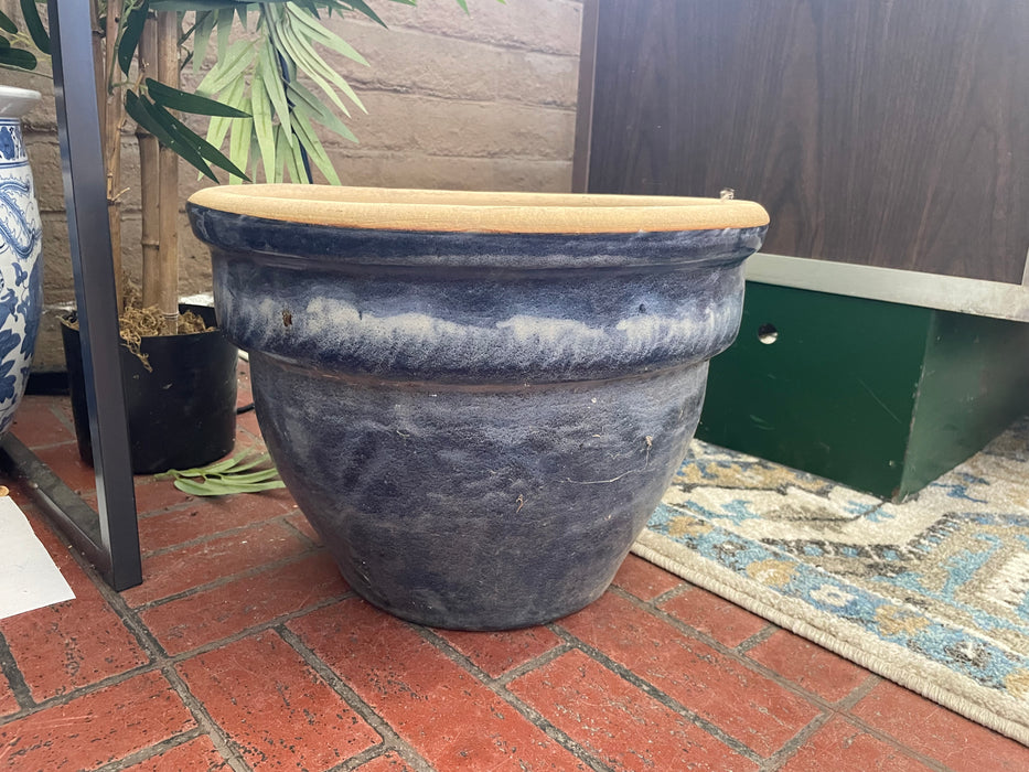 Blue clay flower pot 32674