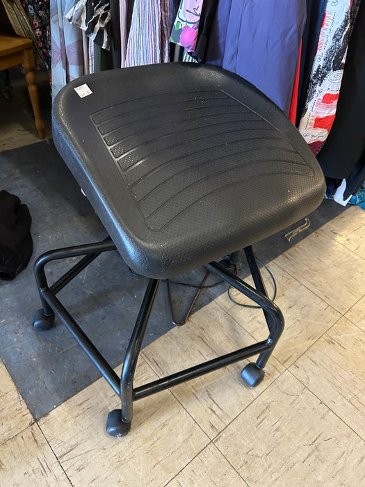 Rolling black desk stool 34359