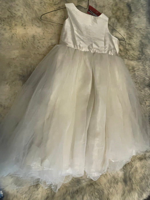 Davids Bridal Size 7 flower girl dress 32150