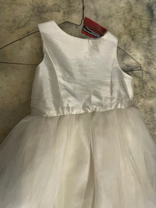 Davids Bridal Size 7 flower girl dress 32150