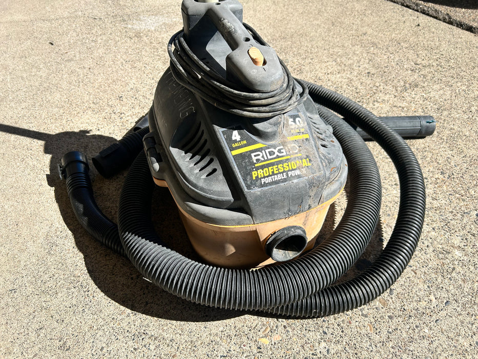 Ridgid 4 gallon shop vac 33565