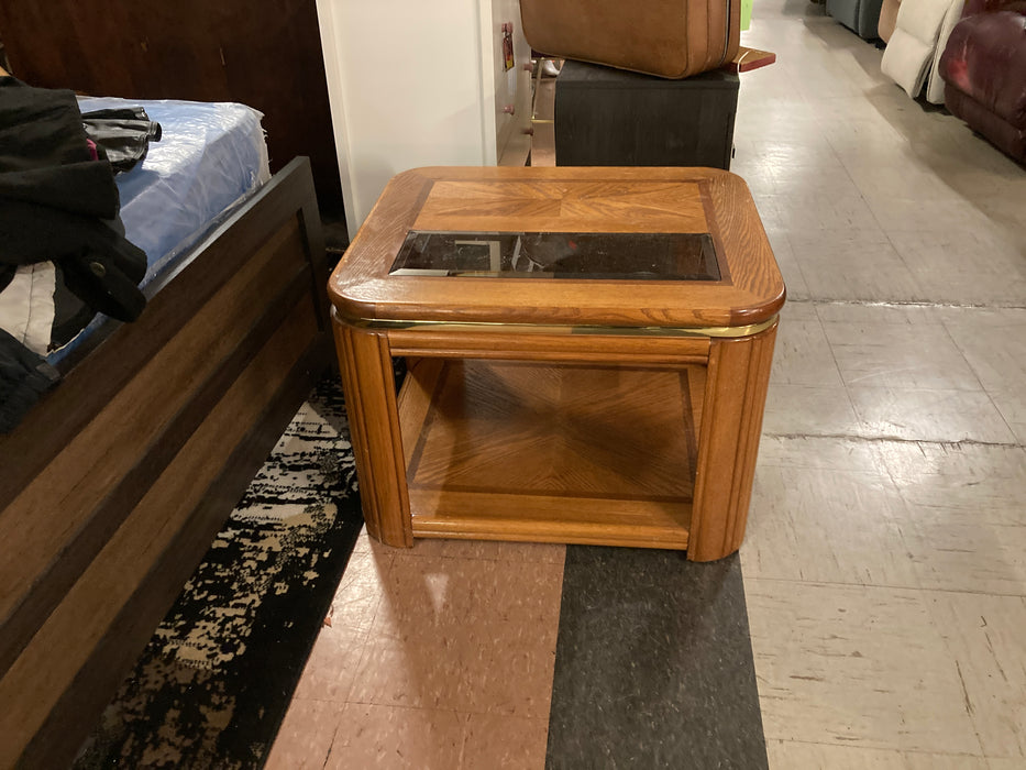 Oak and glass top end table 32184