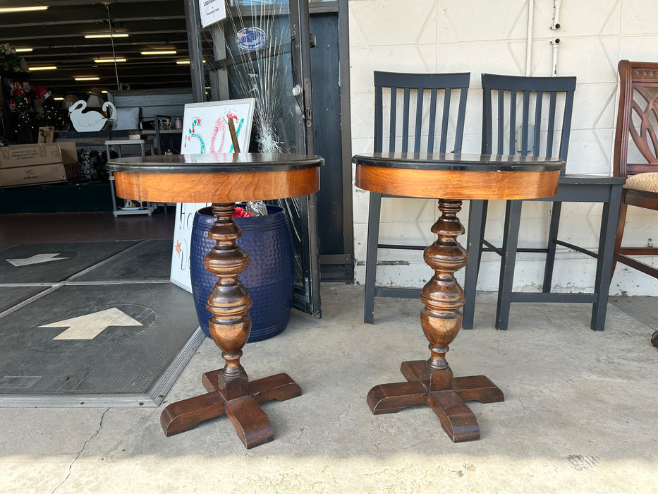 Drum end tables w/ round top, pedestal base 33600