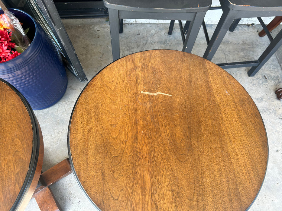 Drum end tables w/ round top, pedestal base 33600