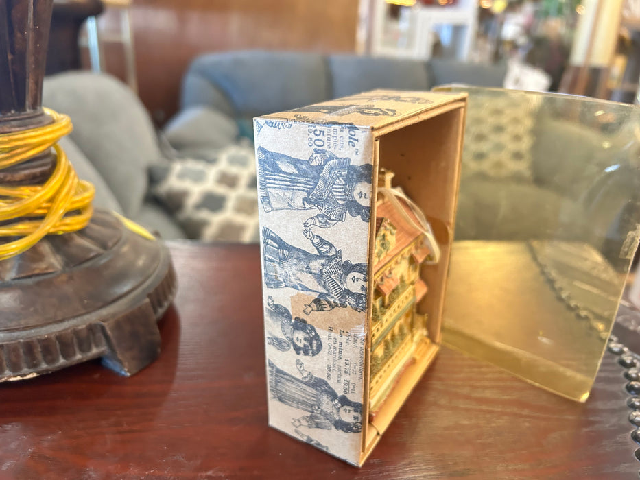 The house of Louis Nichole house ornament 33611