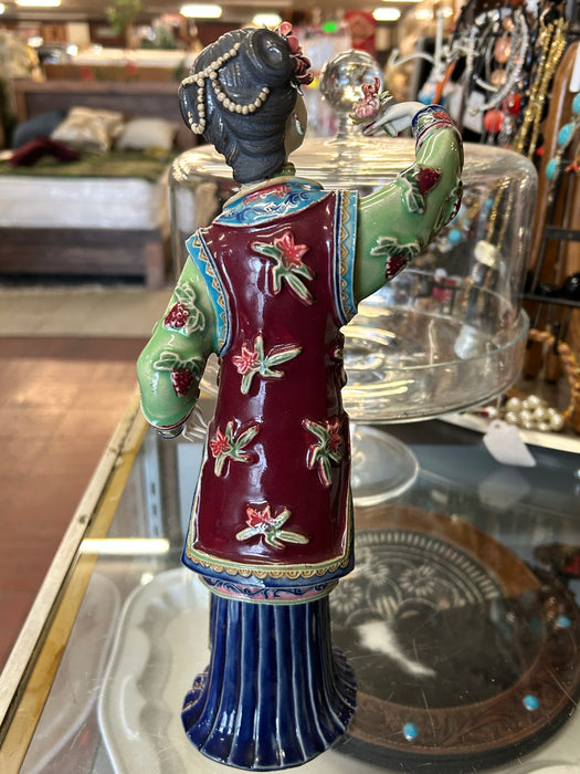 Vintage Chinese Wucai porcelain figurine "Delicate lady with sunflower" AS IS 33623
