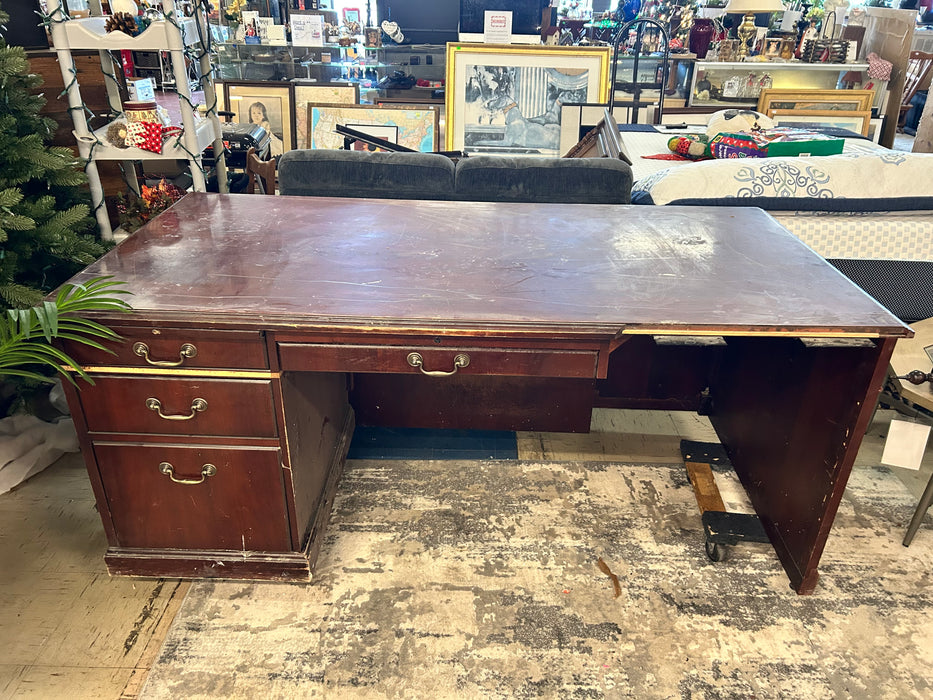 4 drawer mahogany desk AS IS 33665