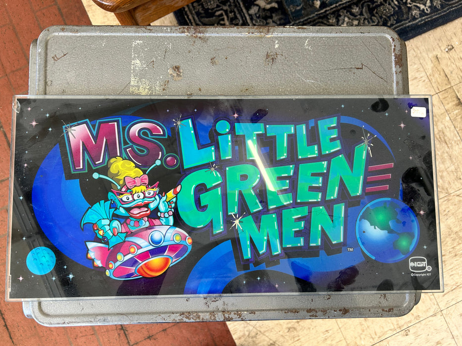 Ms. Little Greeen Men slot glass plate 33678