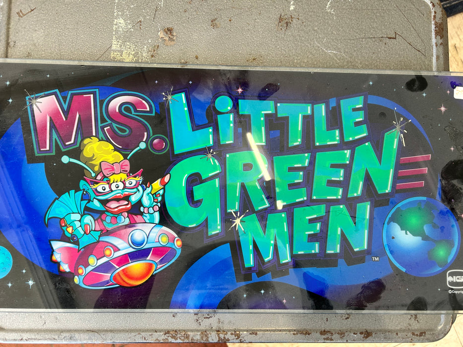 Ms. Little Greeen Men slot glass plate 33678