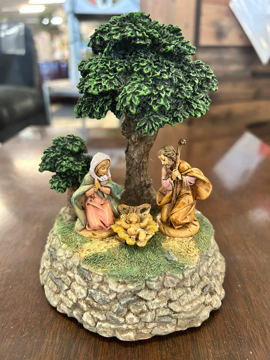 Vintage Fontanini Roman Nativity scene musical box 33688